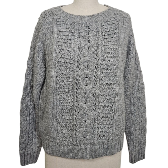 Banana Republic Italian Yarn Cable Knit Crewneck Sweater - Light Grey Size Small - Picture 1 of 12